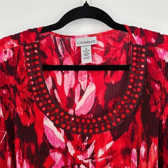 Catherines Women's Floral Bell Sleeves Stretch Blouse Red Black Plus Size 1X - Picture 3 of 8